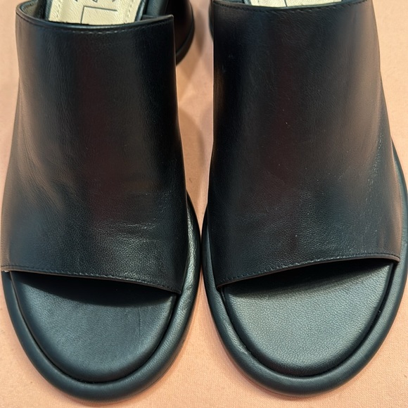 New AGL Platform Mules. Size 39. - Picture 2 of 7